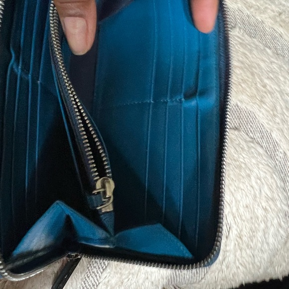 Beautiful rare blue MCM Visetos wallet - Picture 3 of 13